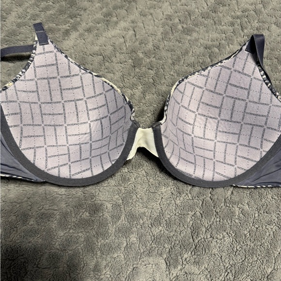 Victoria Secret Grey/White Uplift Semi Demi 36B - Picture 3 of 4